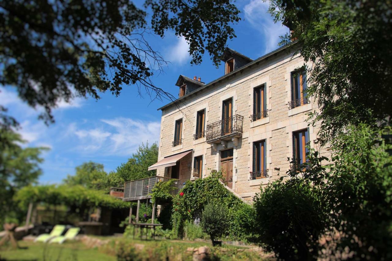 Aux Berges Du Coubisou Bed & Breakfast Exterior photo
